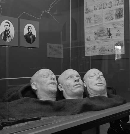 museum of death photos. The death masks of Kelly,
